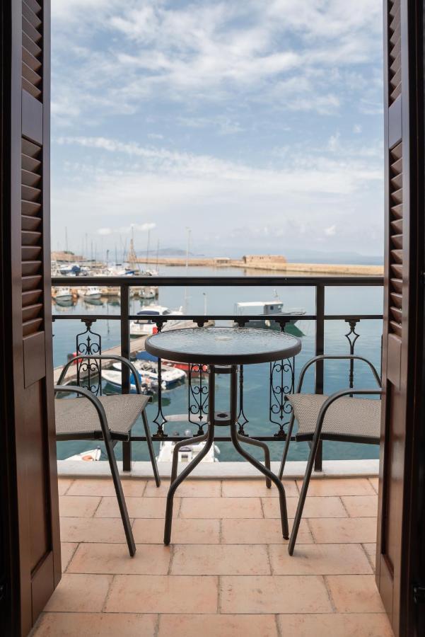 Destino Home Overlooking The Venetian Port Of Chania La Canée Extérieur photo
