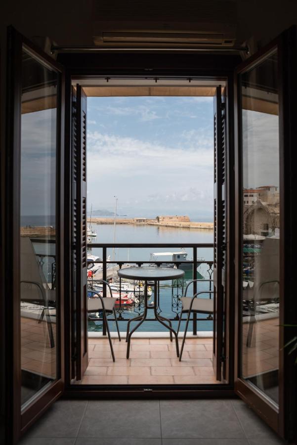Destino Home Overlooking The Venetian Port Of Chania La Canée Extérieur photo