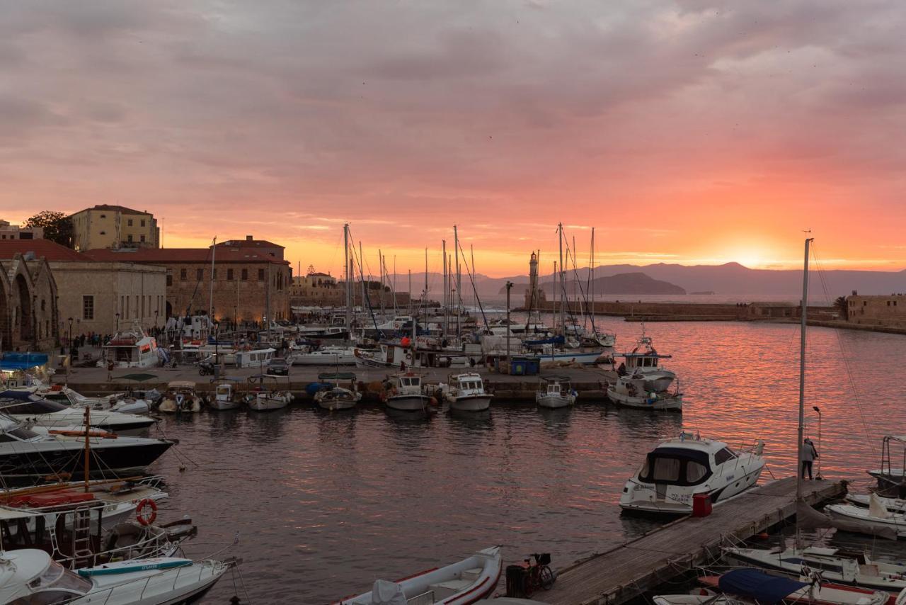 Destino Home Overlooking The Venetian Port Of Chania La Canée Extérieur photo