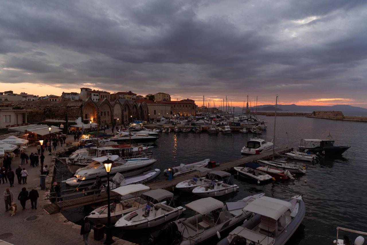 Destino Home Overlooking The Venetian Port Of Chania La Canée Extérieur photo