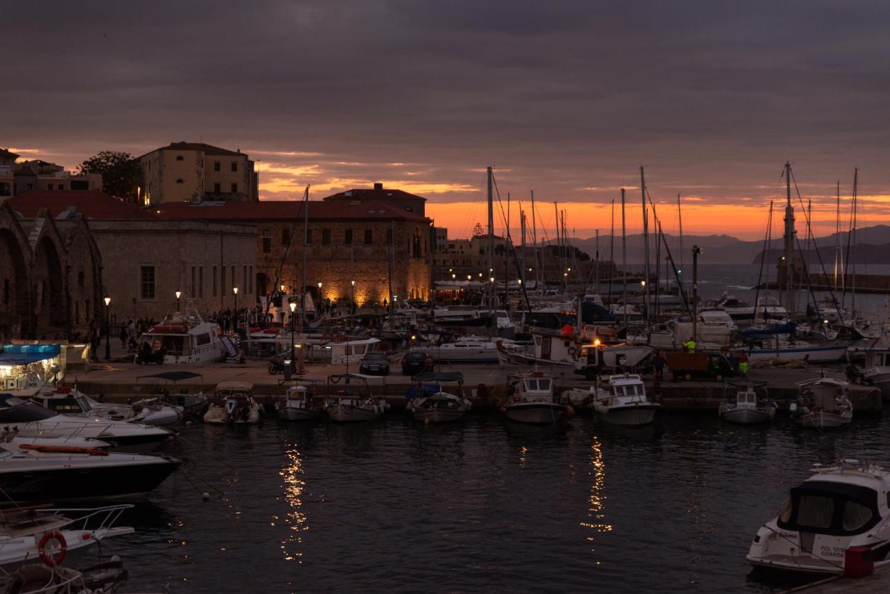Destino Home Overlooking The Venetian Port Of Chania La Canée Extérieur photo