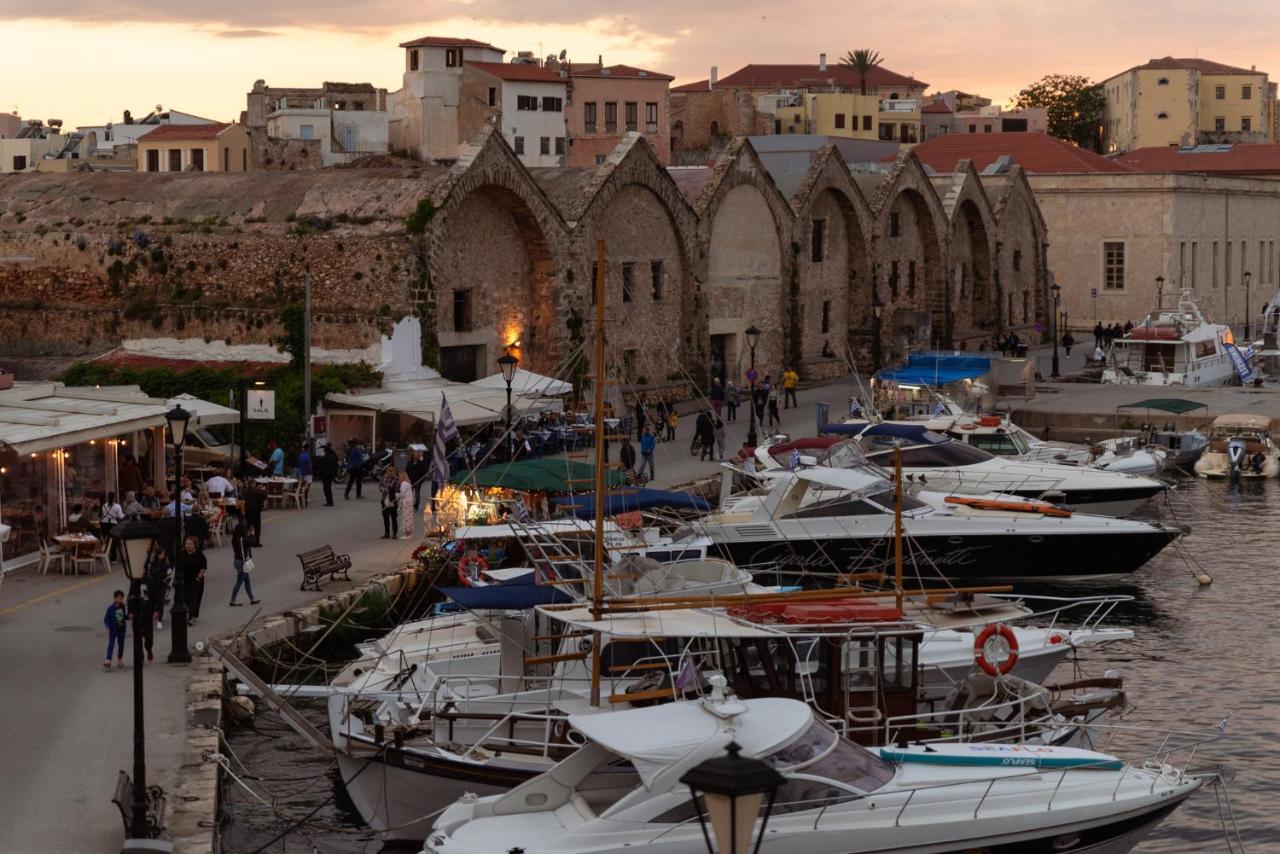 Destino Home Overlooking The Venetian Port Of Chania La Canée Extérieur photo
