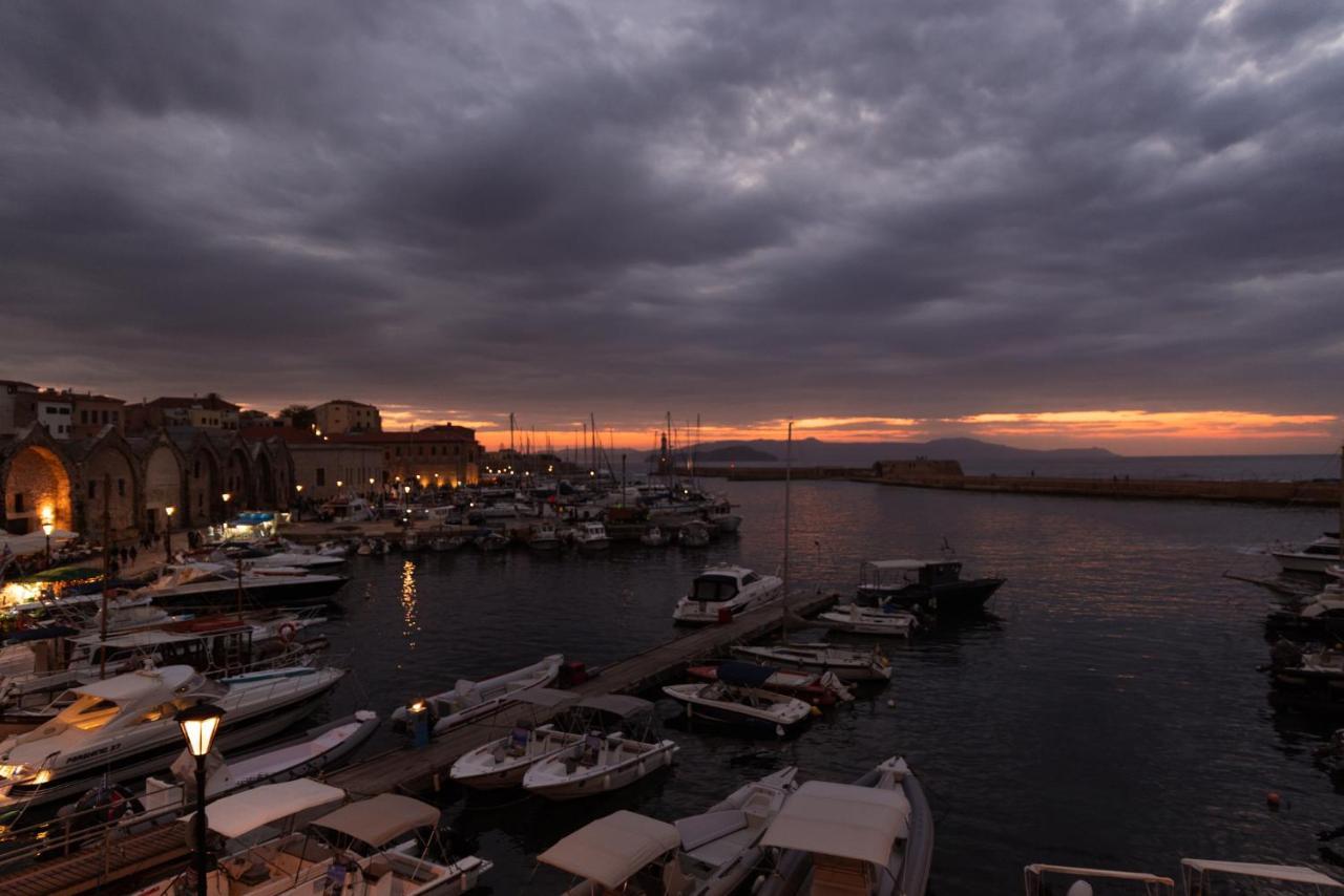 Destino Home Overlooking The Venetian Port Of Chania La Canée Extérieur photo