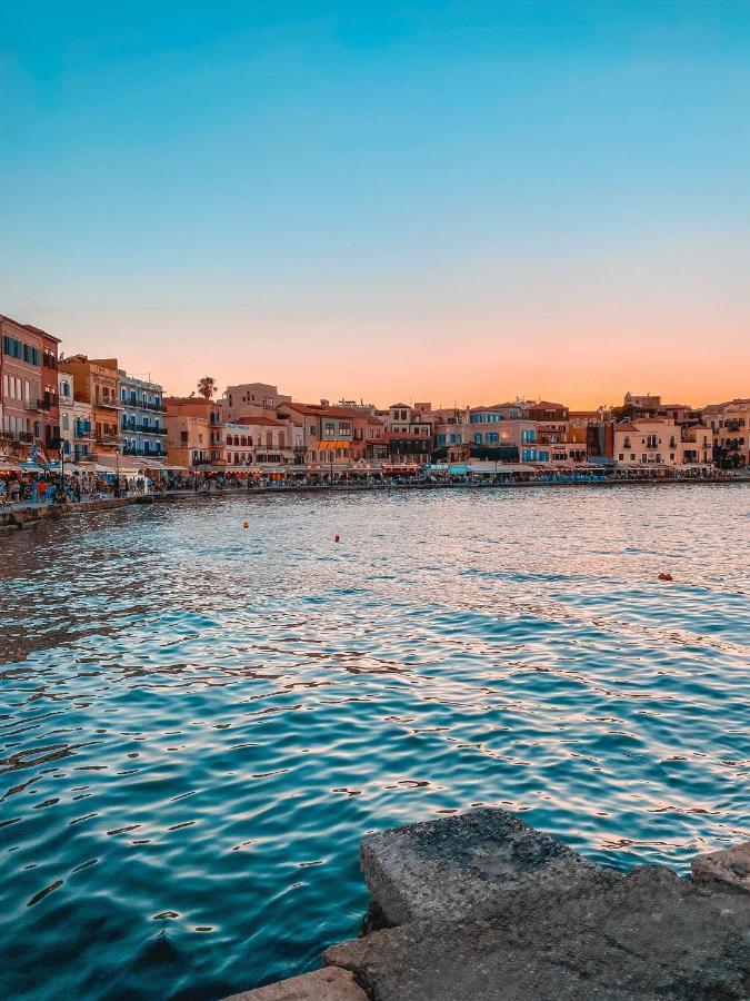 Destino Home Overlooking The Venetian Port Of Chania La Canée Extérieur photo
