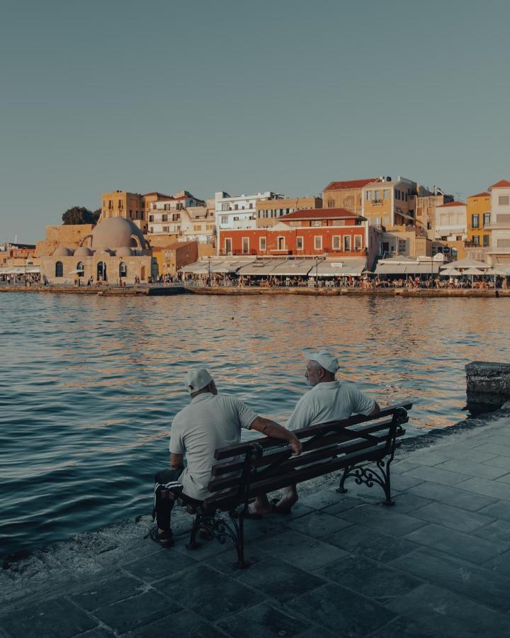 Destino Home Overlooking The Venetian Port Of Chania La Canée Extérieur photo
