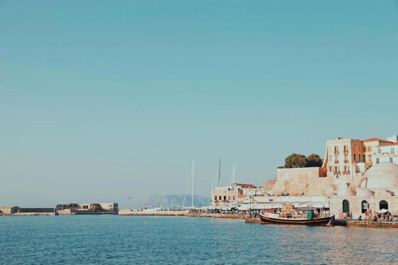 Destino Home Overlooking The Venetian Port Of Chania La Canée Extérieur photo