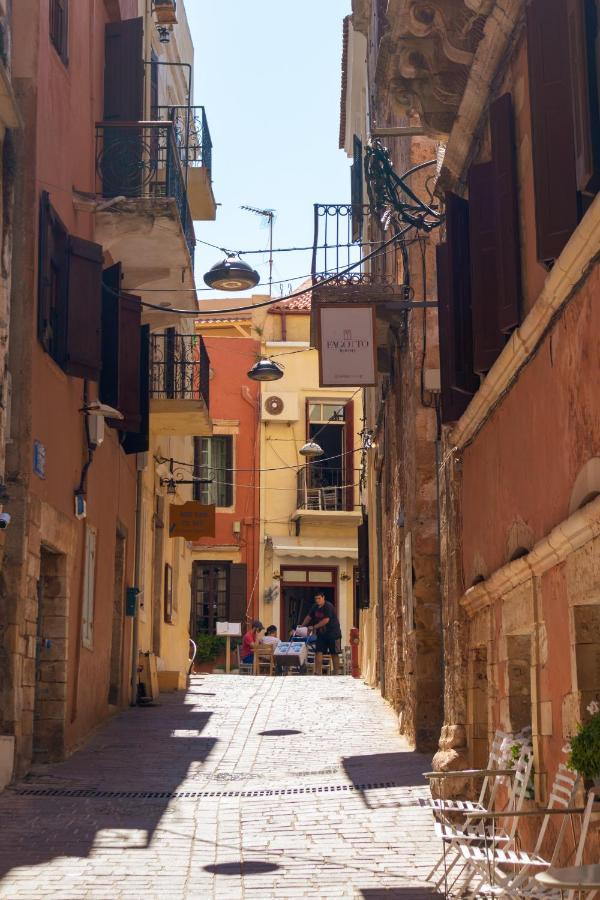 Destino Home Overlooking The Venetian Port Of Chania La Canée Extérieur photo